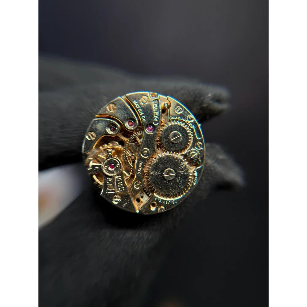 Unbranded vintage shields